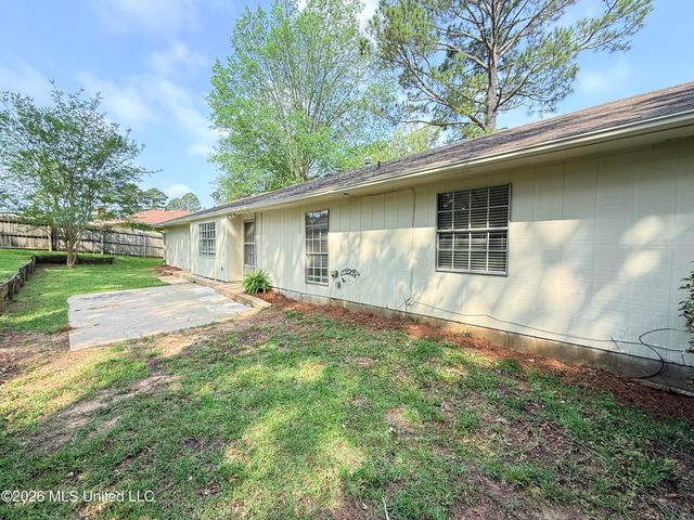 1202 Cliffdale Drive, Clinton, MS 39056