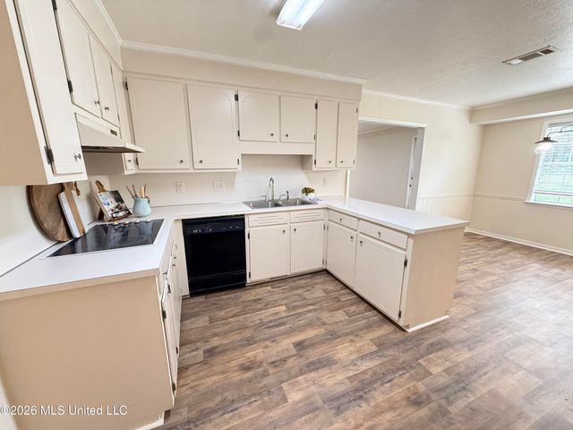 1202 Cliffdale Drive, Clinton, MS 39056