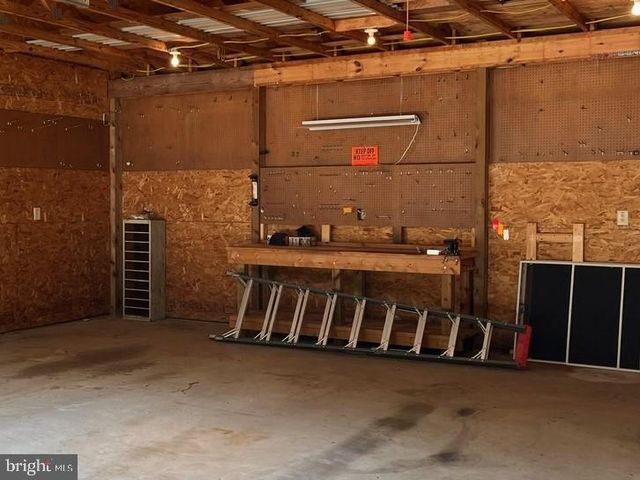 12 SOUTH DR, Pennsville, NJ 08070
