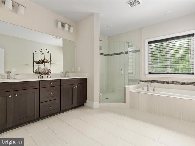 6757 JOHN MALLARD DR, Manassas, VA 20112