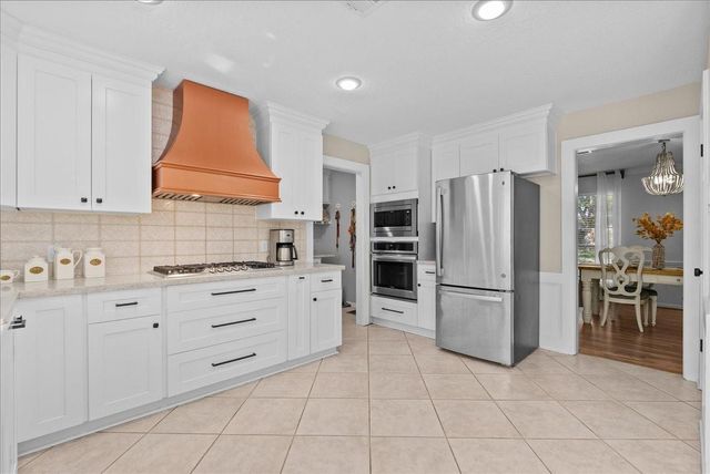 15710 Crestbrook Drive, Houston, TX 77059