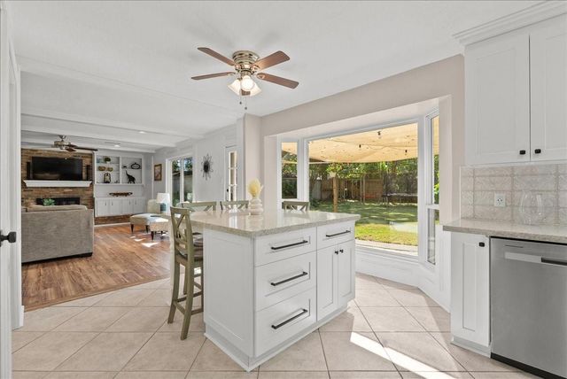 15710 Crestbrook Drive, Houston, TX 77059