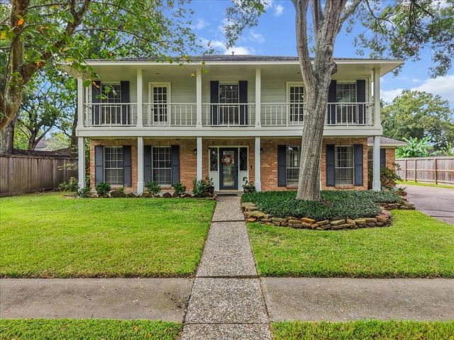 15710 Crestbrook Drive, Houston, TX 77059