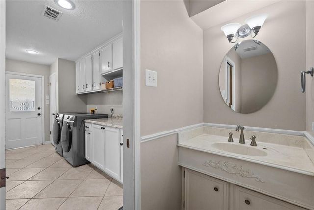 15710 Crestbrook Drive, Houston, TX 77059