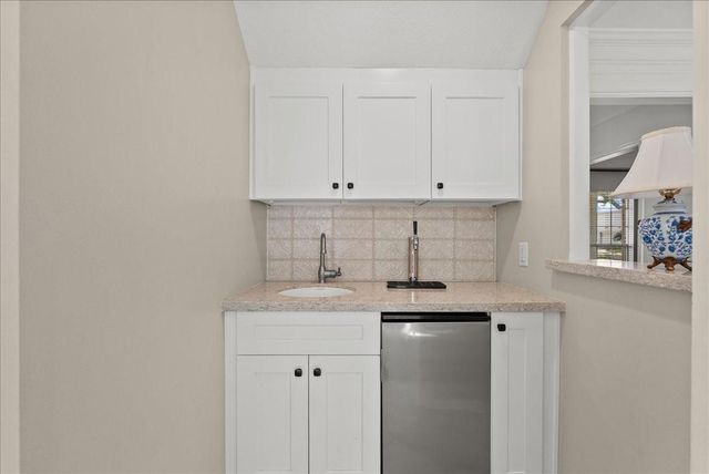 15710 Crestbrook Drive, Houston, TX 77059