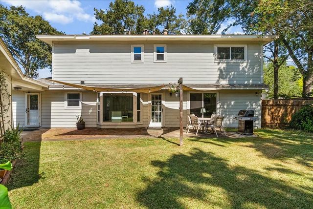 15710 Crestbrook Drive, Houston, TX 77059