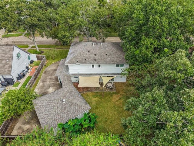 15710 Crestbrook Drive, Houston, TX 77059