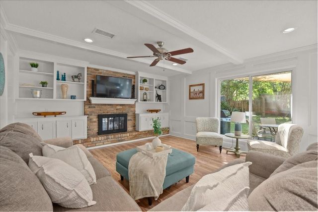 15710 Crestbrook Drive, Houston, TX 77059