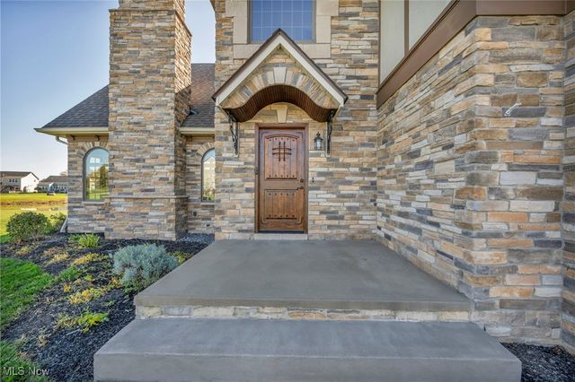 808 Buckingham Drive, Lagrange, OH 44050