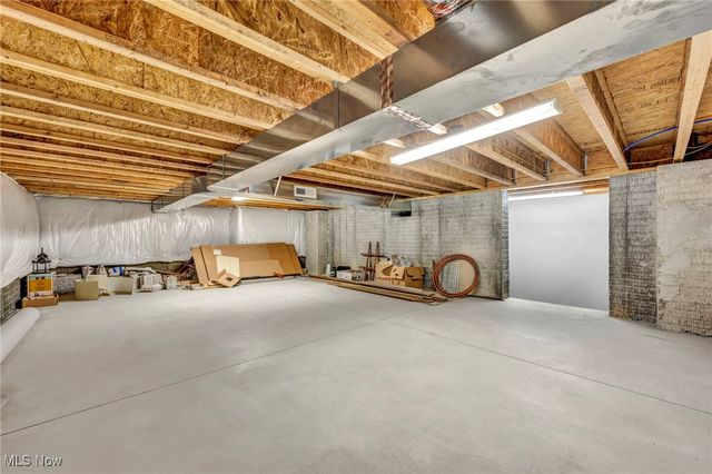 808 Buckingham Drive, Lagrange, OH 44050