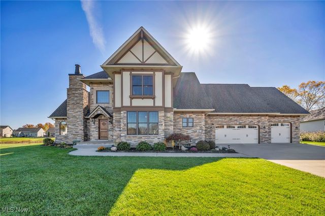 808 Buckingham Drive, Lagrange, OH 44050