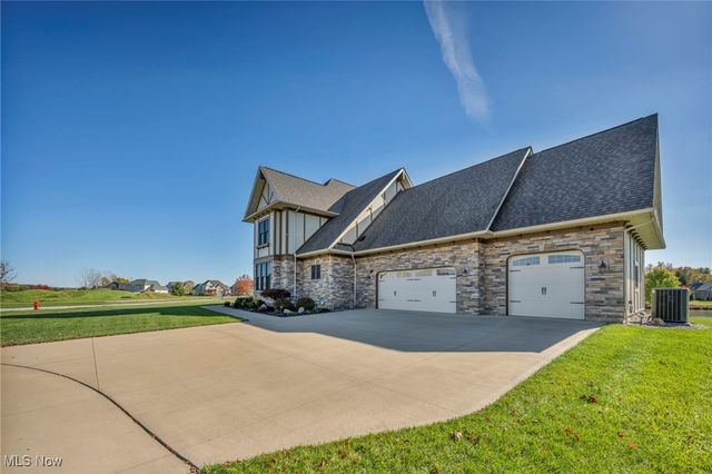 808 Buckingham Drive, Lagrange, OH 44050