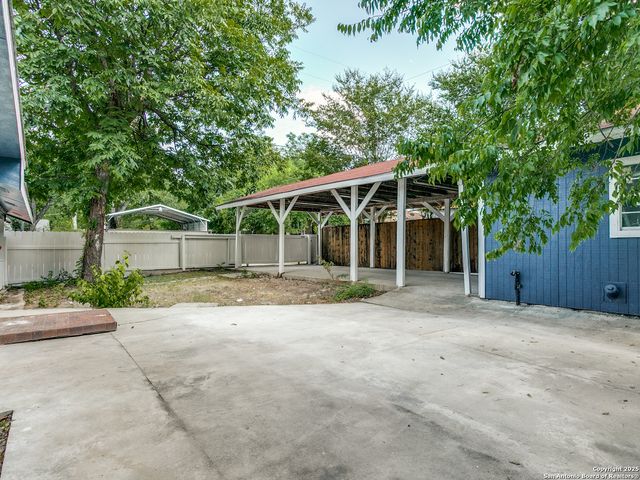 1002 Fulton Ave, San Antonio, TX 78201