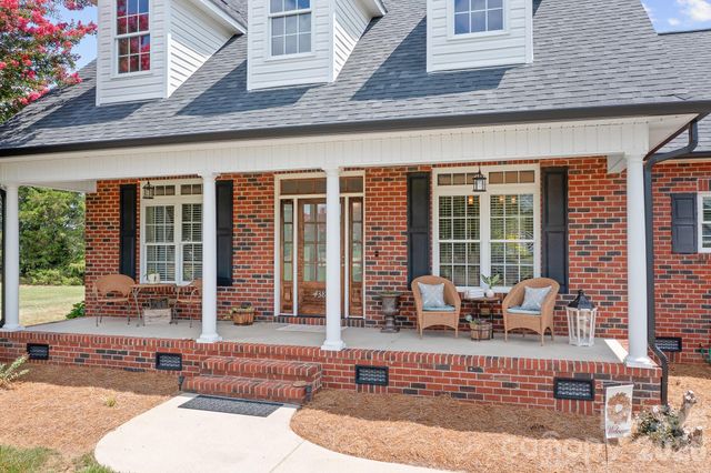 4380 Woodsbury Lane, Lincolnton, NC 28092