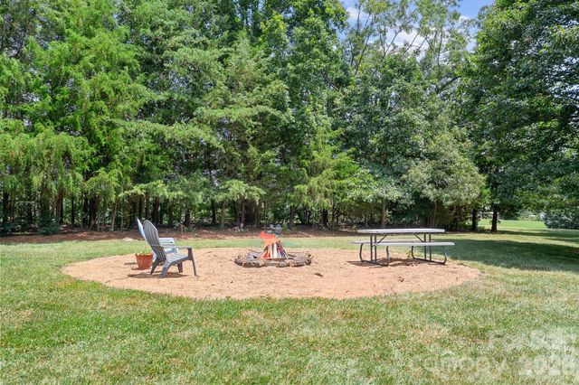 4380 Woodsbury Lane, Lincolnton, NC 28092