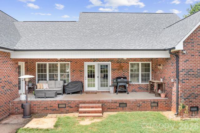 4380 Woodsbury Lane, Lincolnton, NC 28092