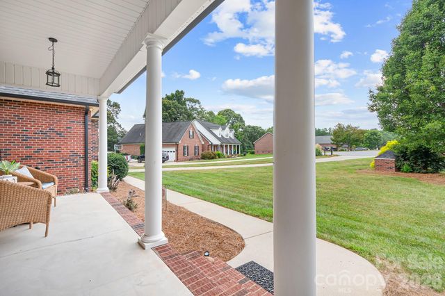 4380 Woodsbury Lane, Lincolnton, NC 28092