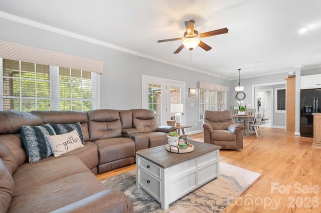 4380 Woodsbury Lane, Lincolnton, NC 28092