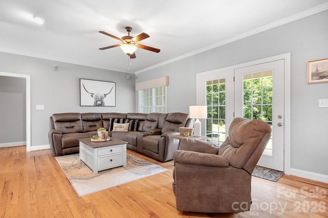 4380 Woodsbury Lane, Lincolnton, NC 28092