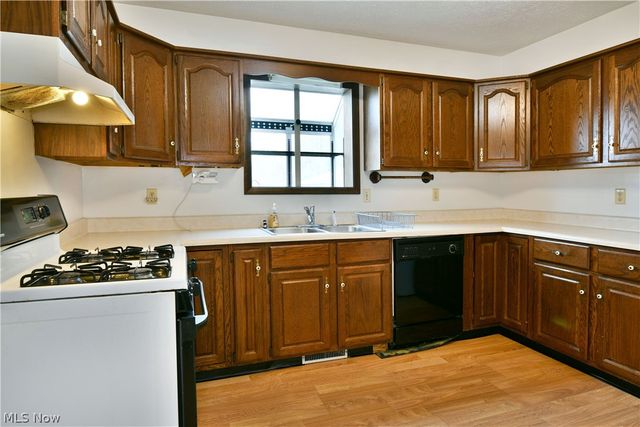 5321 Sodom Hutchings Road, Farmdale, OH 44417