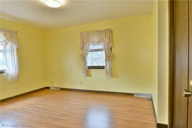 5321 Sodom Hutchings Road, Farmdale, OH 44417