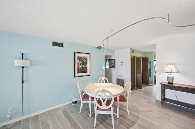 360 Grove Isle Circle, Vero Beach, FL 32962