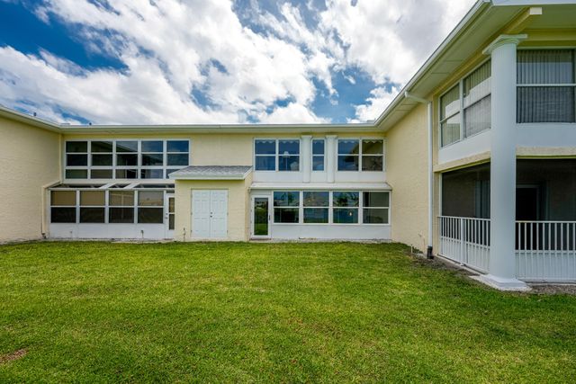 360 Grove Isle Circle, Vero Beach, FL 32962