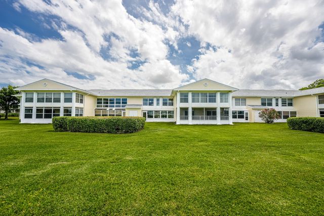 360 Grove Isle Circle, Vero Beach, FL 32962