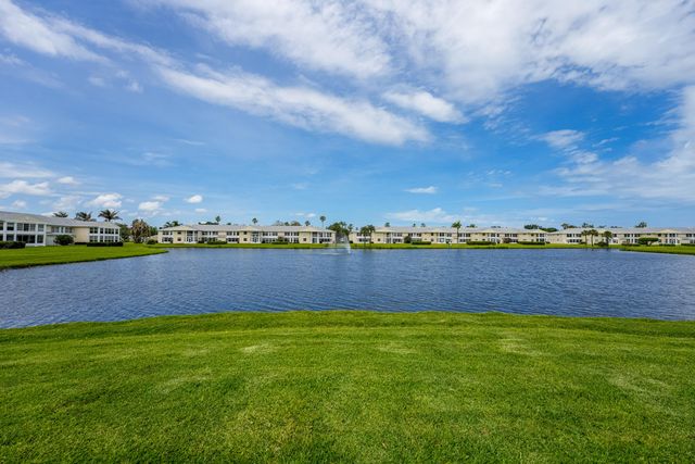 360 Grove Isle Circle, Vero Beach, FL 32962