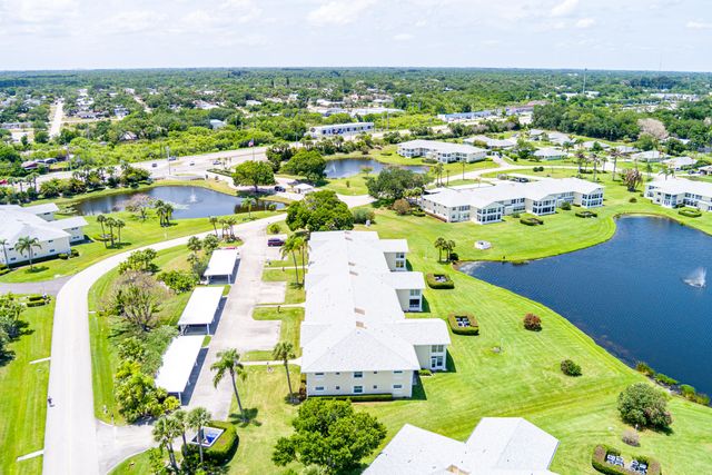 360 Grove Isle Circle, Vero Beach, FL 32962