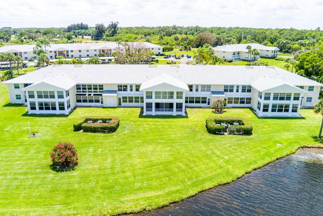 360 Grove Isle Circle, Vero Beach, FL 32962