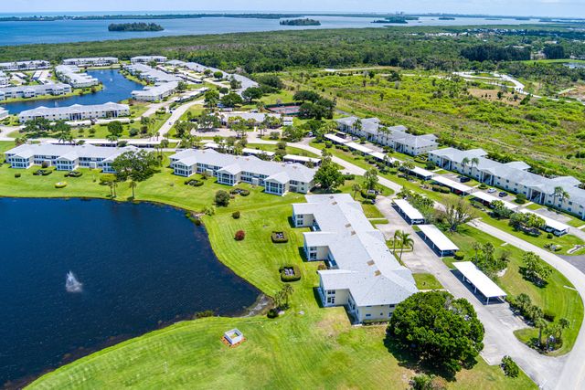 360 Grove Isle Circle, Vero Beach, FL 32962
