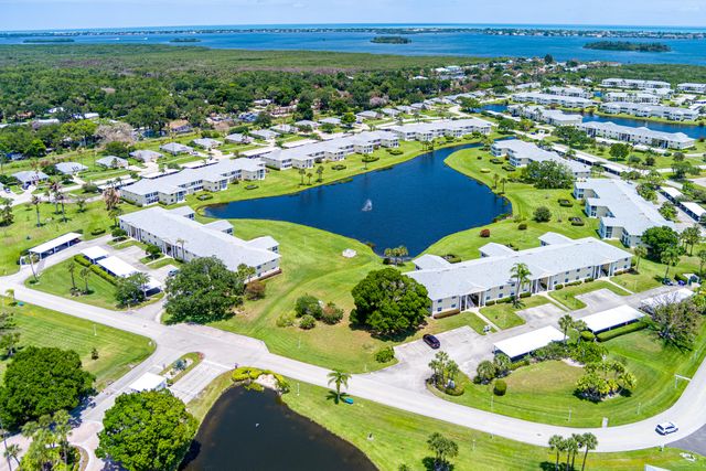360 Grove Isle Circle, Vero Beach, FL 32962