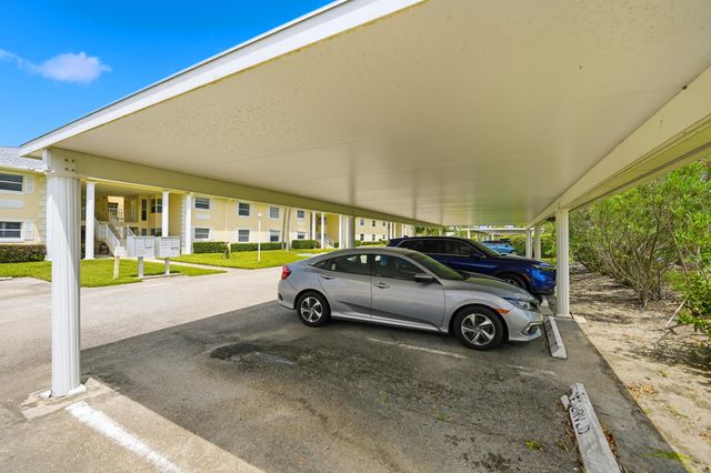 360 Grove Isle Circle, Vero Beach, FL 32962