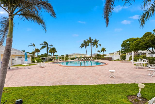 360 Grove Isle Circle, Vero Beach, FL 32962