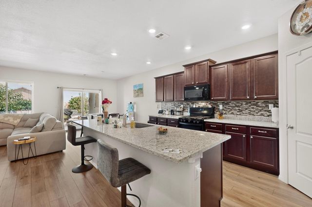 3708 Bronco Trail Road NE, Rio Rancho, NM 87144