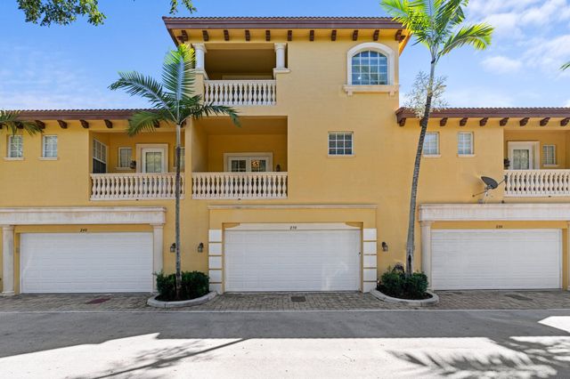 230 NE 69th Circle, Boca Raton, FL 33487