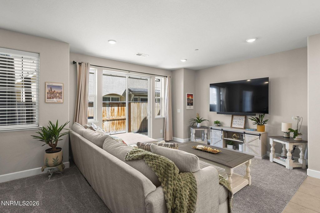 Image 5 of property listing at 1915 Sea Horse Road UNIT B, Reno, NV 89521