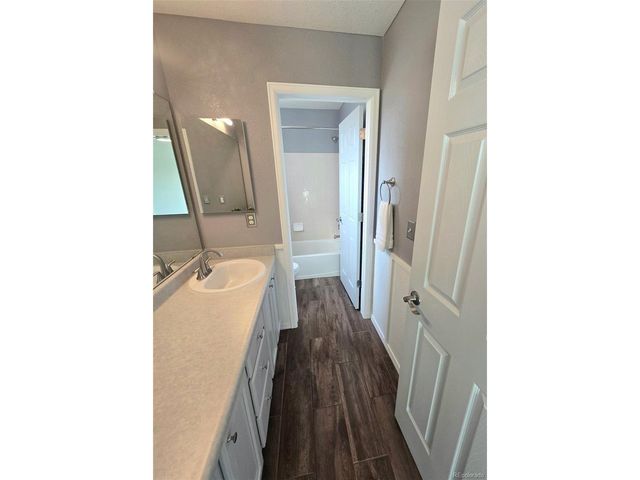 4558 S Ireland St, Aurora, CO 80015