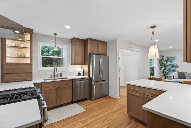 5521 W 42nd Street, Saint Louis Park, MN 55416