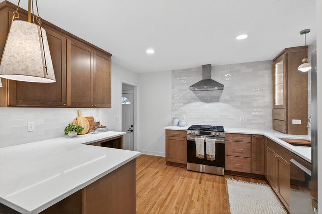 5521 W 42nd Street, Saint Louis Park, MN 55416