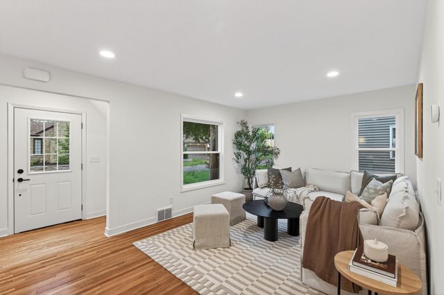 5521 W 42nd Street, Saint Louis Park, MN 55416