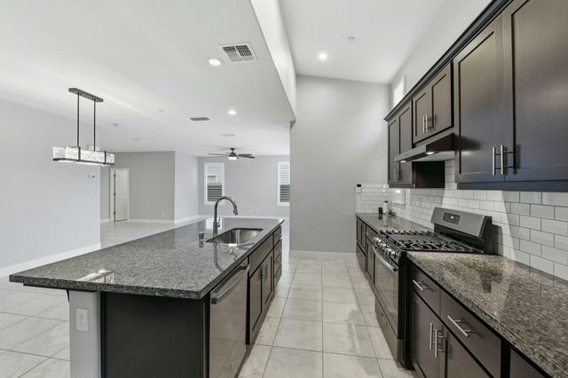 784 Farmhouse Way, Folsom, CA 95630