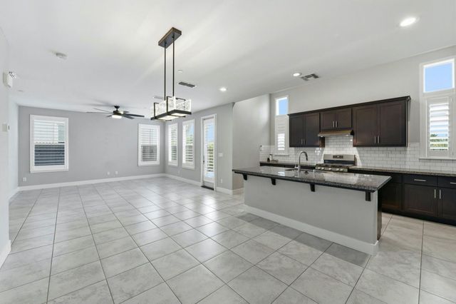 784 Farmhouse Way, Folsom, CA 95630