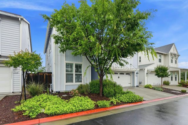 784 Farmhouse Way, Folsom, CA 95630