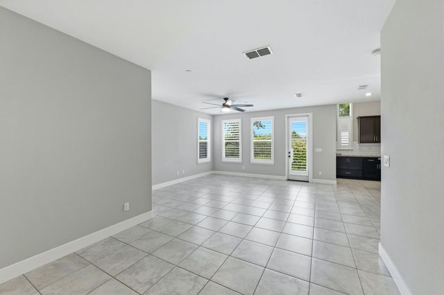 784 Farmhouse Way, Folsom, CA 95630