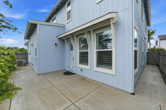 784 Farmhouse Way, Folsom, CA 95630