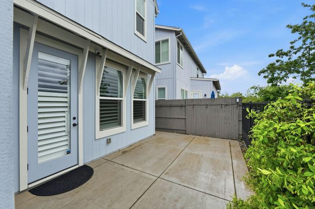 784 Farmhouse Way, Folsom, CA 95630