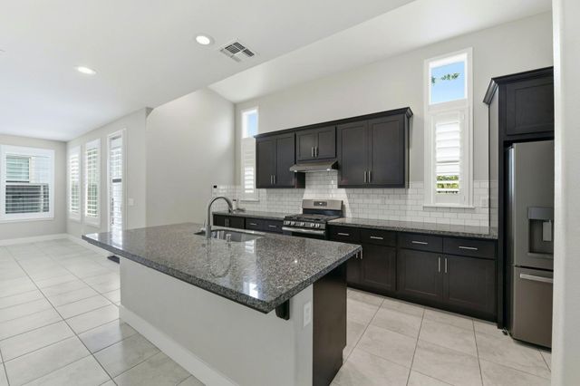 784 Farmhouse Way, Folsom, CA 95630