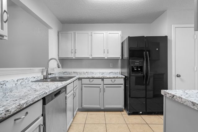 8713 Elbe Trail, Fort Worth, TX 76118